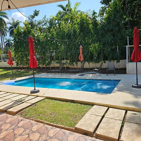 Oasis With Pool Near Panama Canal Bagian luar foto
