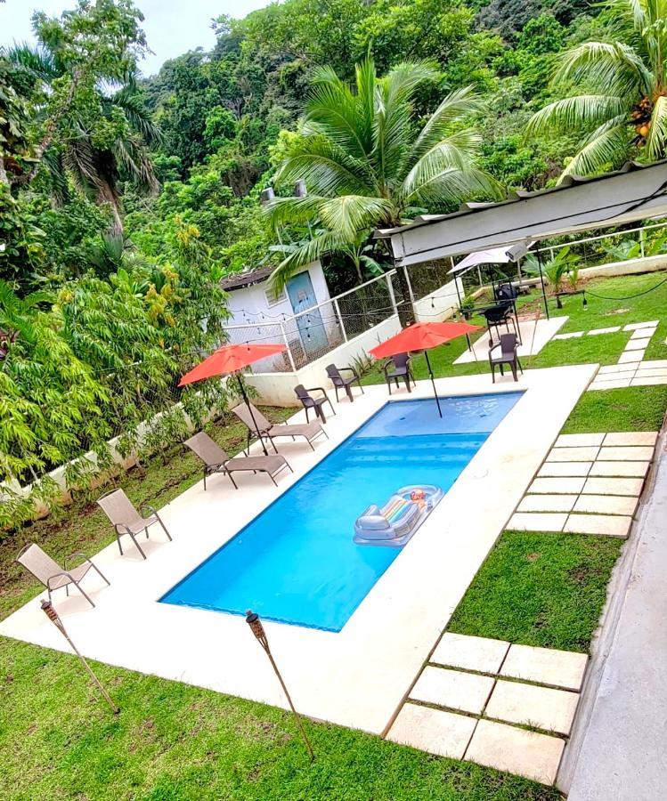 Oasis With Pool Near Panama Canal Bagian luar foto